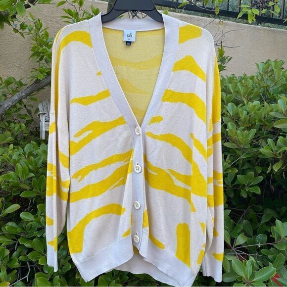 đ§„CAbiâXSâRoarâButton DownâCardiganâYellowâAnimalâPrintâNWOT - Picture 2 of 10